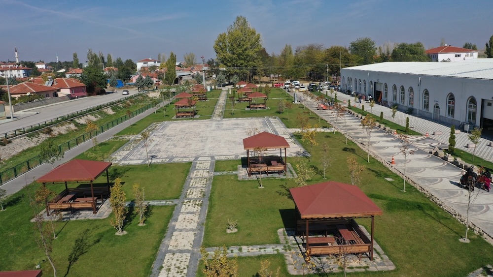 Sarıçay Parkı: Doğa ve Rekreasyonun Buluşma Noktası